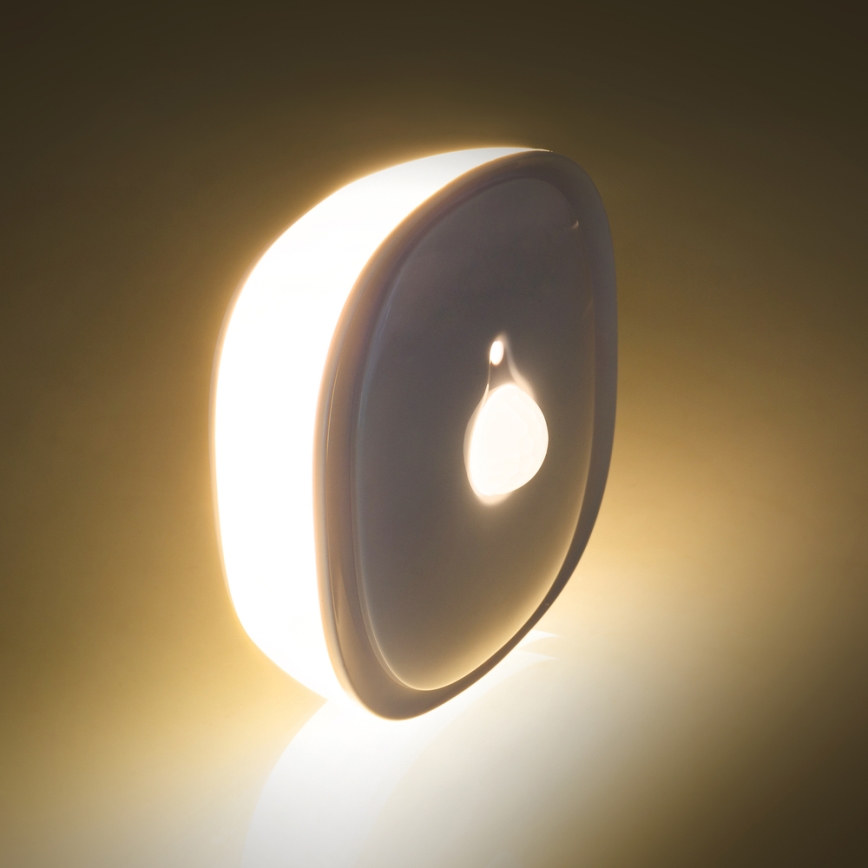 LED Orientēšanās lampa ar sensoru LED/0,45W/3xAAA 3000K balta