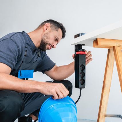 Pagarināmais kabelis ar galda stiprinājumu, 3 ligzdas E tipa + 2x USB-A + 1x USB-C, 1,5 m, melns