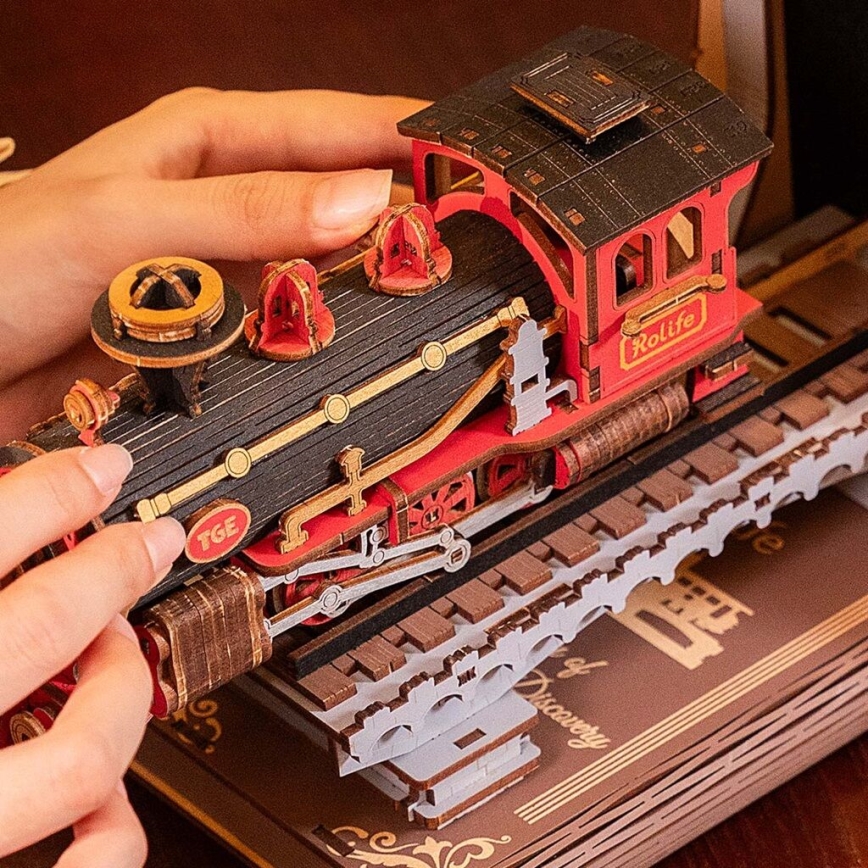 RoboTime - 3D puzzle Grāmatu statīvs Historic steam vilciens