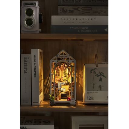 RoboTime - LED Grāmatu statīvs Dārza māja 3D puzzle 2xAAA
