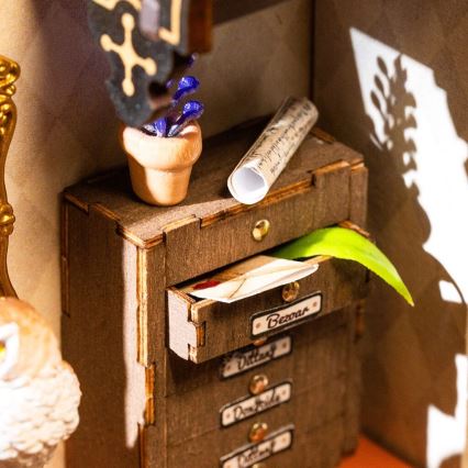 RoboTime - Miniatūras māja Burvja kabinets 2xAAA