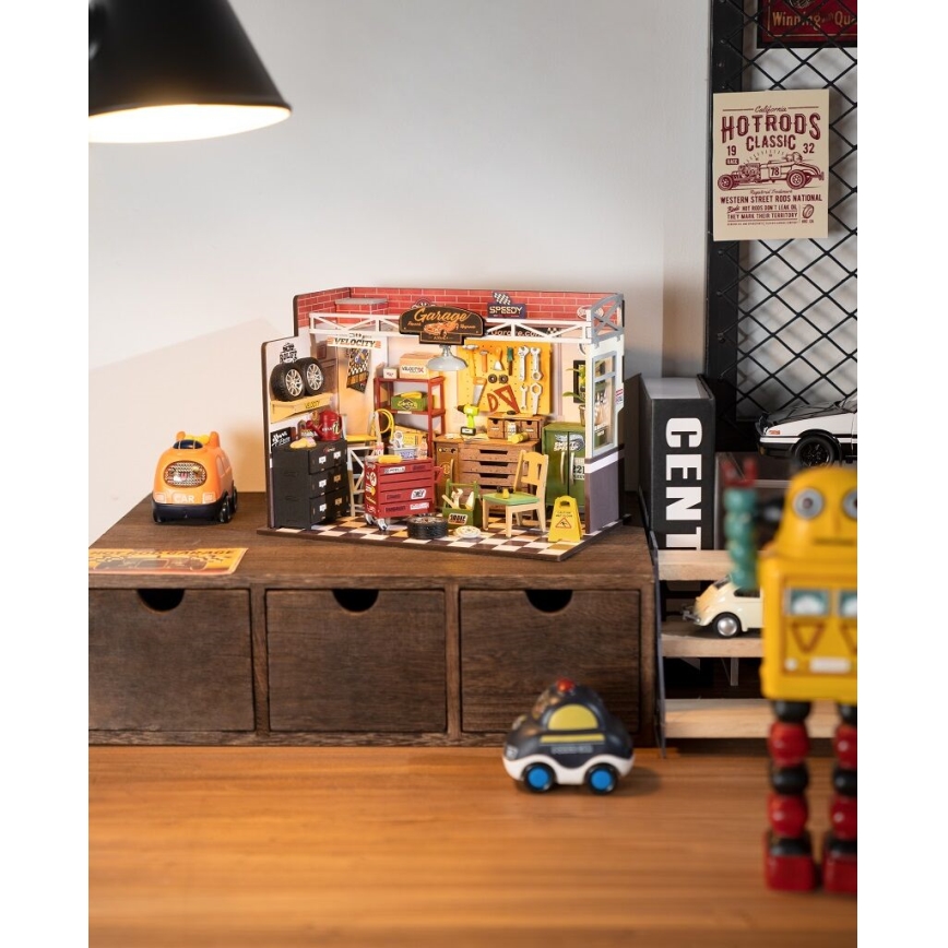 RoboTime - Miniatūras māja Garāža 2xAAA