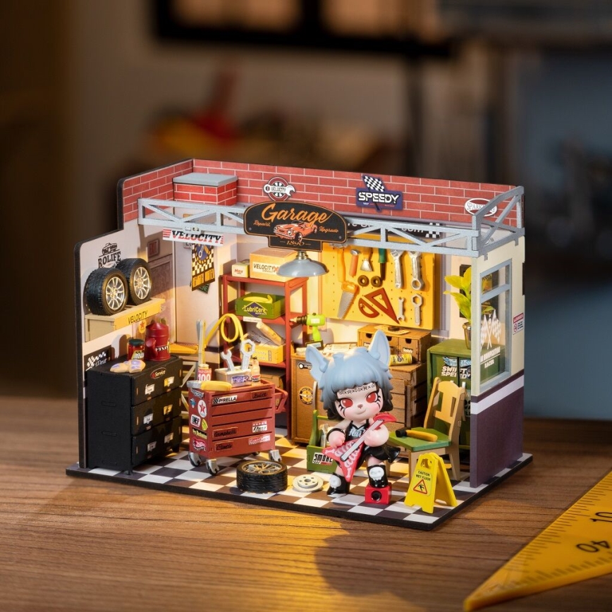 RoboTime - Miniatūras māja Garāža 2xAAA