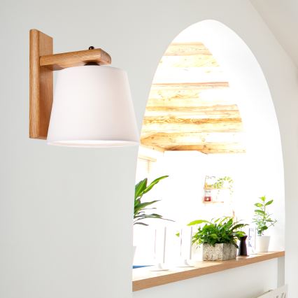 Sienas lampa 1xE27/60W/230V ozols