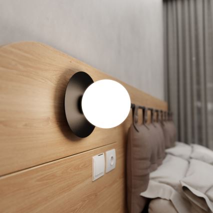 Sienas lampa MINERVA 1xE14/10W/230V melna