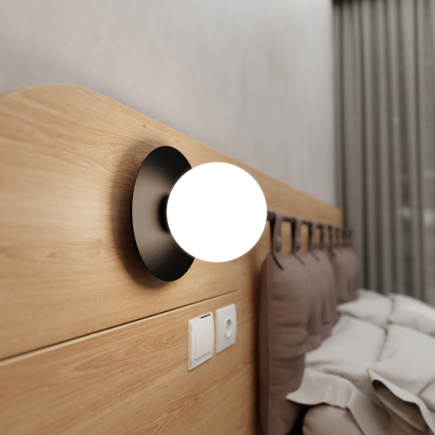 Sienas lampa MINERVA 1xE14/10W/230V melna