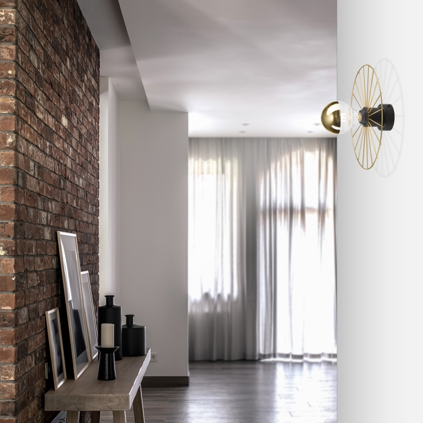 Sienas lampa MONTANA 1xE27/15W/230V d. 30 cm zelta