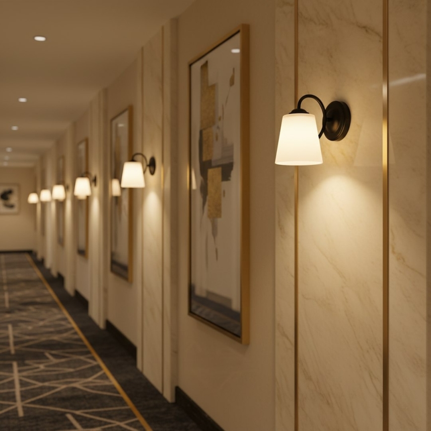 Sienas lampa PAFOS 1xE27/15W/230V melna