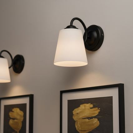 Sienas lampa PAFOS 1xE27/15W/230V melna