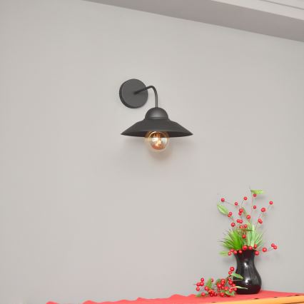 Sienas lampa SORAPIS 1xE27/15W/230V melna