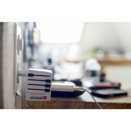 MUV ceļojumu lādētājs AC ar USB A un USB‑C, 15 W