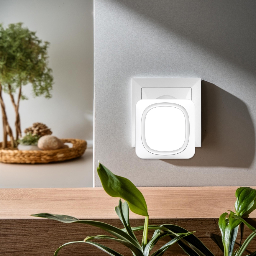 Bezvadu kontaktligzdas durvju zvans ar LED apgaismojumu 230V IP56 balta