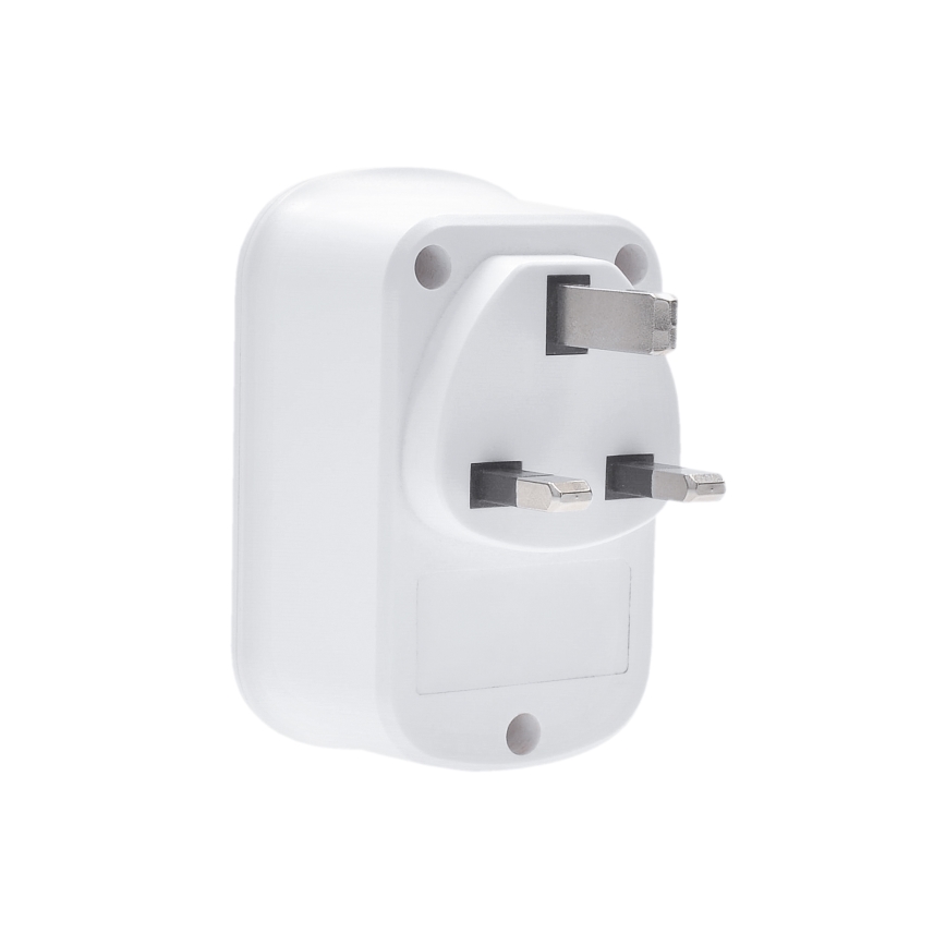 Ceļojumu adapteris Lielbritānijai (230 V) — 2× USB‑A + 1× USB‑C