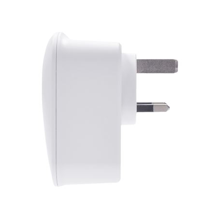 Ceļojumu adapteris Lielbritānijai (230 V) — 2× USB‑A + 1× USB‑C