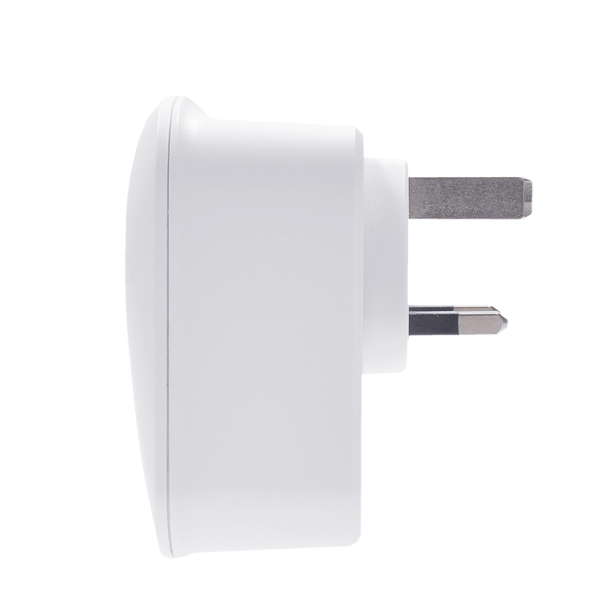 Ceļojumu adapteris Lielbritānijai (230 V) — 2× USB‑A + 1× USB‑C