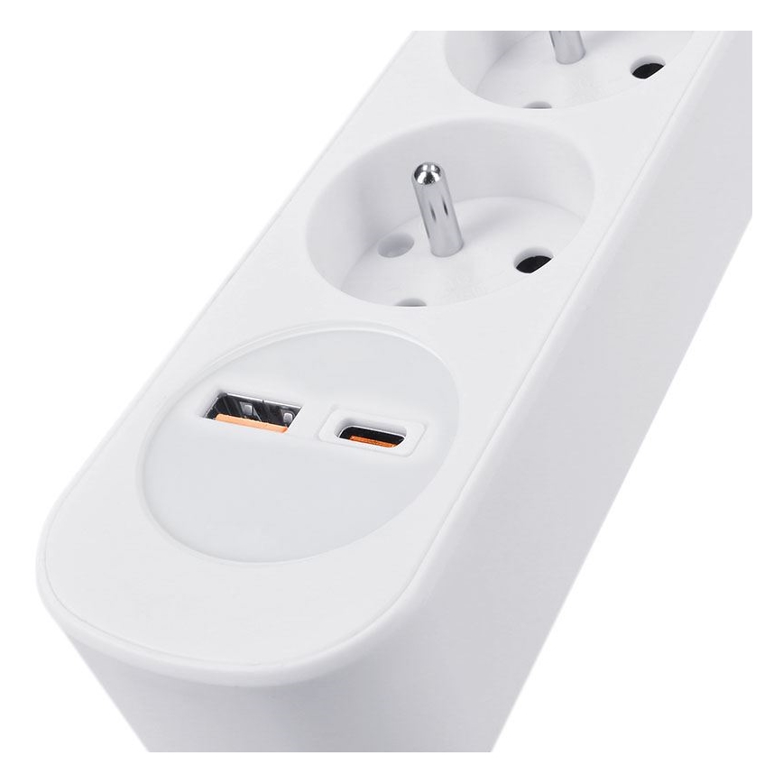 Pagarinājuma kabelis ar slēdzi un 5 ligzdām, ar USB‑A un USB‑C uzlādes portiem, 3 m
