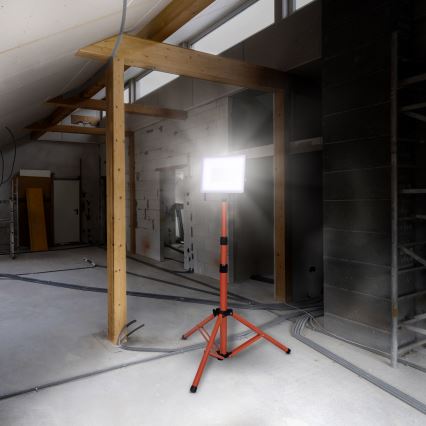 LED Prožektors ar statīvu LED/100W/230V 4000K IP65