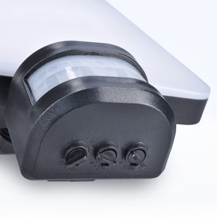 LED Saules enerģijas prožektors ar kustību sensoru LED/11W/3,7V 4400mAh 3000K/4000K/6500K IP54