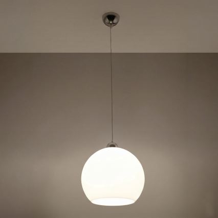 Pakaramā lampa BALL uz troses 1xE27/15W/230V Ø 30 cm balta/spīdīgs hroms