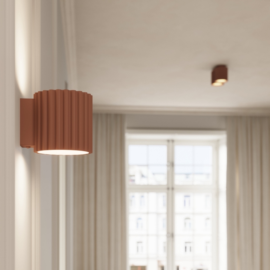 Virziena gaismeklis AURA 2xGU10/10W/230V brūns