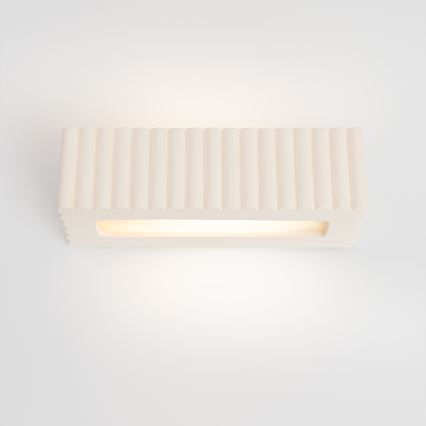 Sienas gaismeklis RIGATA 1xE27/15W/230V keramika/balts