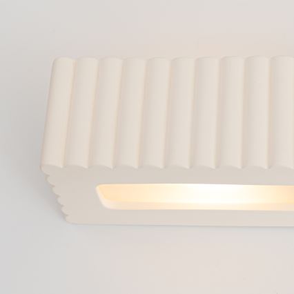 Sienas gaismeklis RIGATA 1xE27/15W/230V keramika/balts