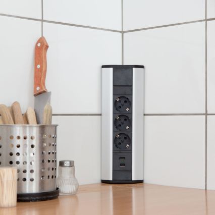 Stūra kontaktligzdu stabs ar 3x230V + 2xUSB-A, melns/sudraba