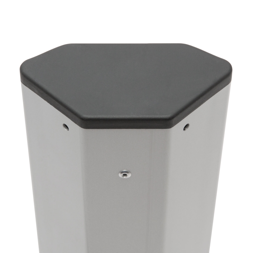 Stūra kontaktligzdu stabs ar 3x230V + 2xUSB-A, melns/sudraba