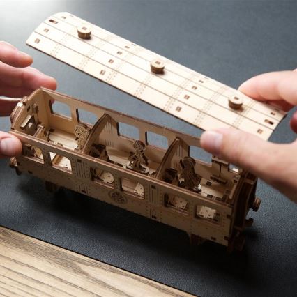 Ugears - 3D koka mehāniskā puzle Harry Potter Hogvartsa ekspresis