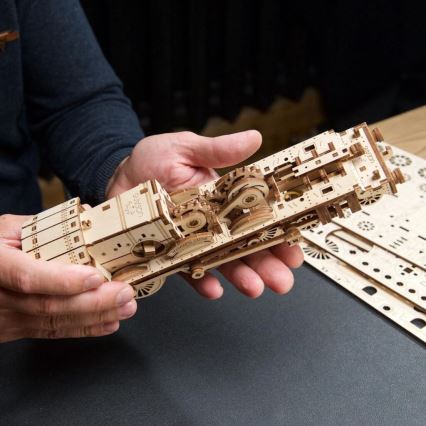 Ugears - 3D koka mehāniskā puzle Harry Potter Hogvartsa ekspresis