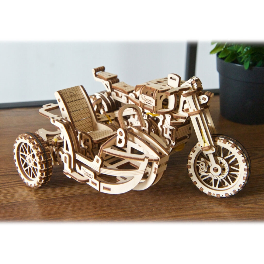 Ugears - 3D koka mehāniskā puzle Scrambler motocikls ar blakusvāģi