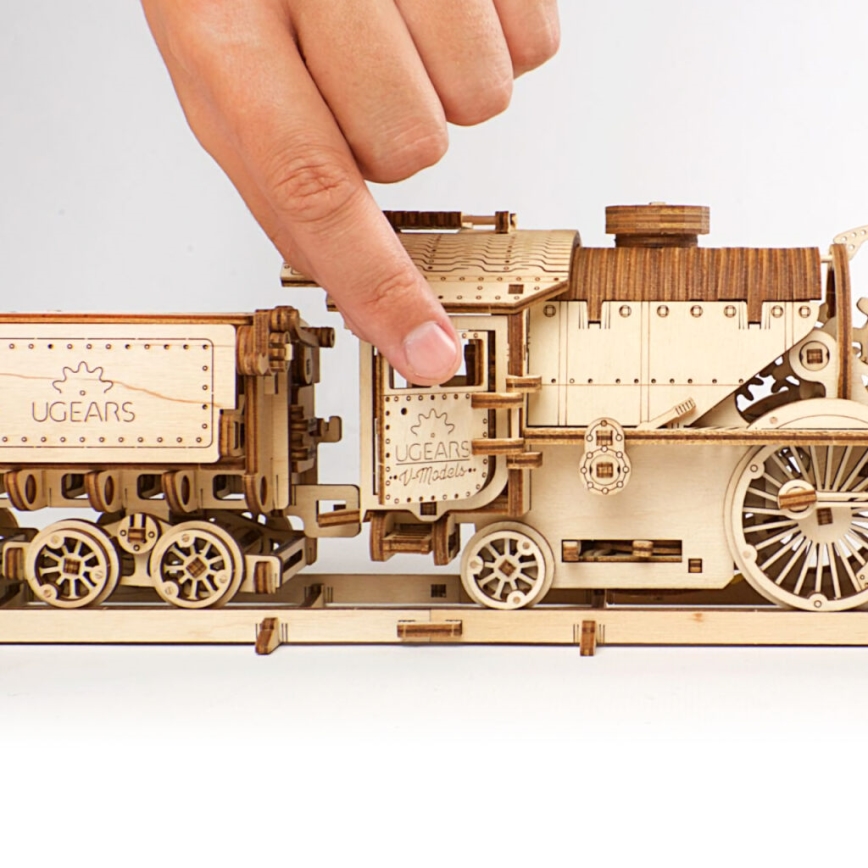 Ugears - 3D koka mehāniskā puzle V-Ekspress tvaika lokomotīve ar platformu