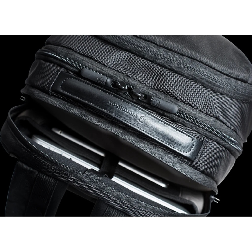 Victorinox - Altmont Professional Deluxe klēpjdatora mugursoma, 24 l, melna