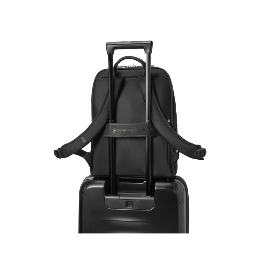 Victorinox - Mugursoma Victoria Signature Deluxe 18 l melna