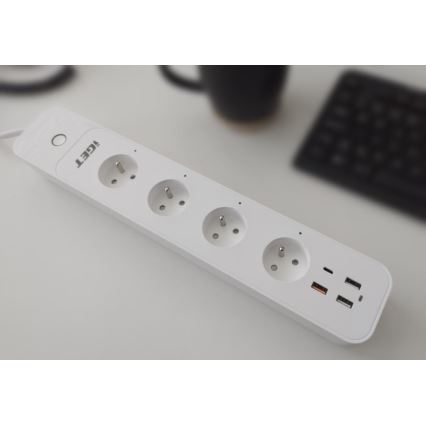 Viedais pagarinātāja vads ar slēdzi 1,5 m 4Z + 4xUSB Wi-Fi