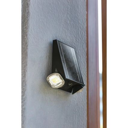 Viking - ar saules enerģiju darbināms, dimmējams LED sienas elastīgais gaismeklis ar sensoru LED/1,3W/3,7V IP44 4000K 2000 mAh