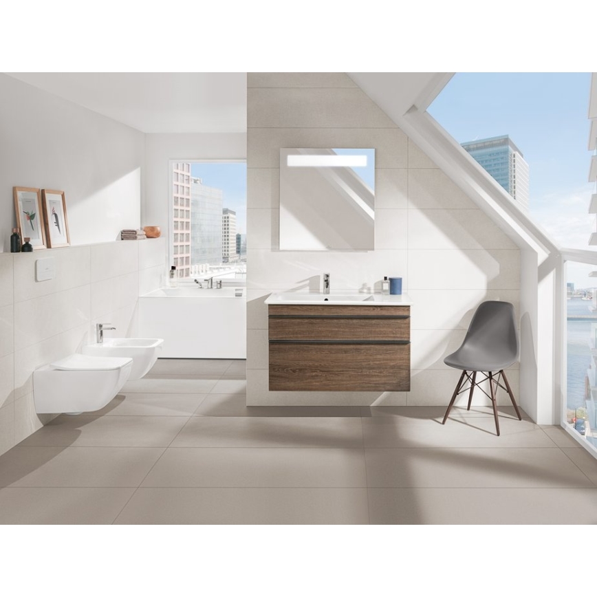 Villeroy & Boch 4611RL01 - Karājams WC ar SoftClose sēdekli VENTICELLO keramika/balta