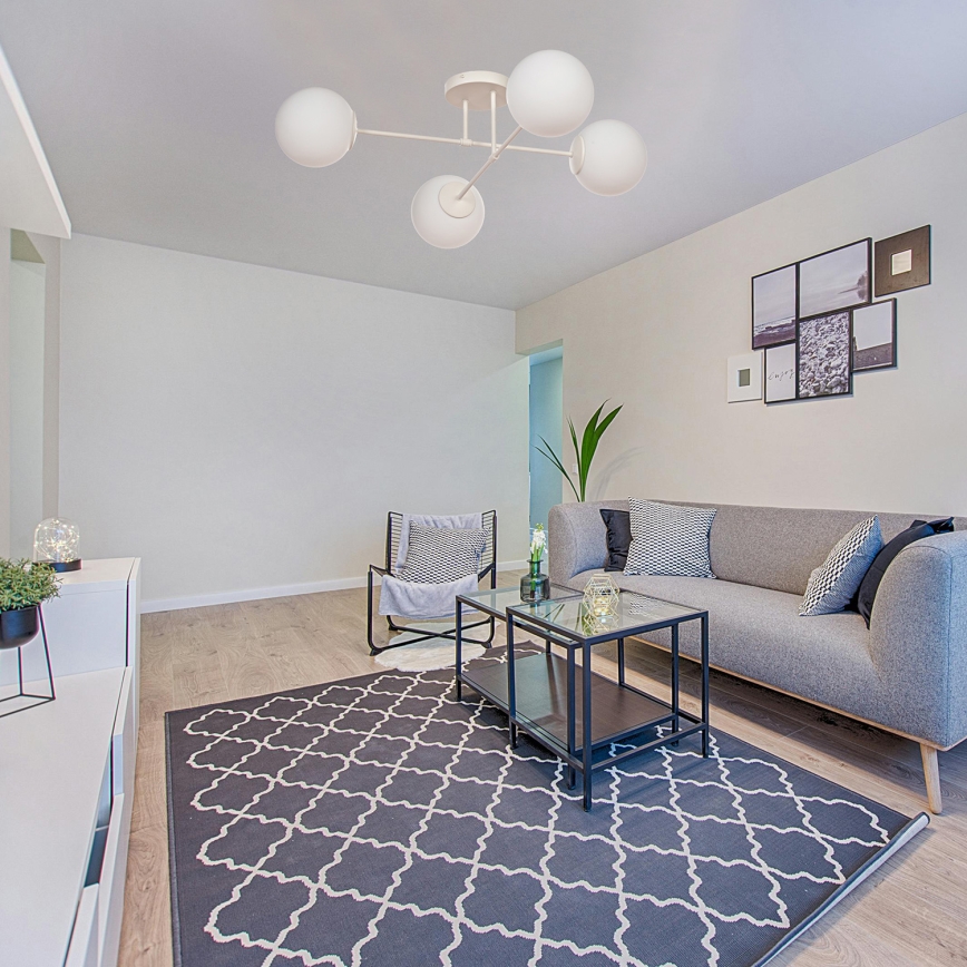 Virsmontēta griestu lampa MOON 4xE27/15W/230V, krēmkrāsas