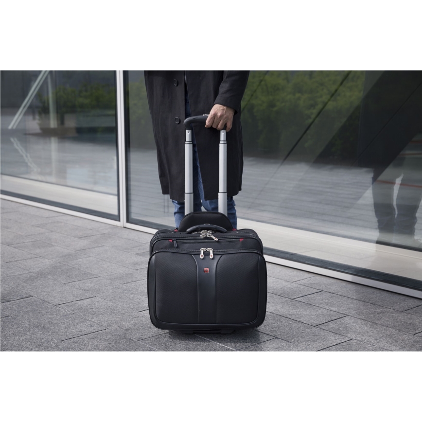 Wenger - Ceļojumu koferis uz ritentiņiem 25 l 17" + portatīvā datora soma 15,6" Patriot melna