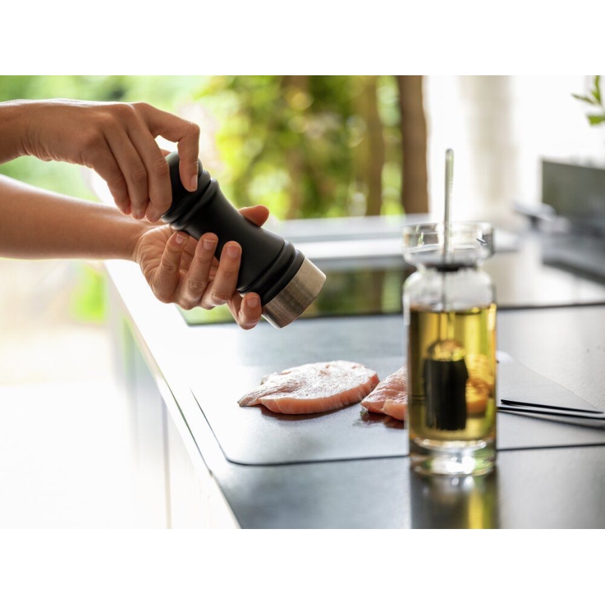 WENKO 55083100-Piparu dzirnaviņas BLACK OUTDOOR KITCHEN 5x17,5 cm melna/balta