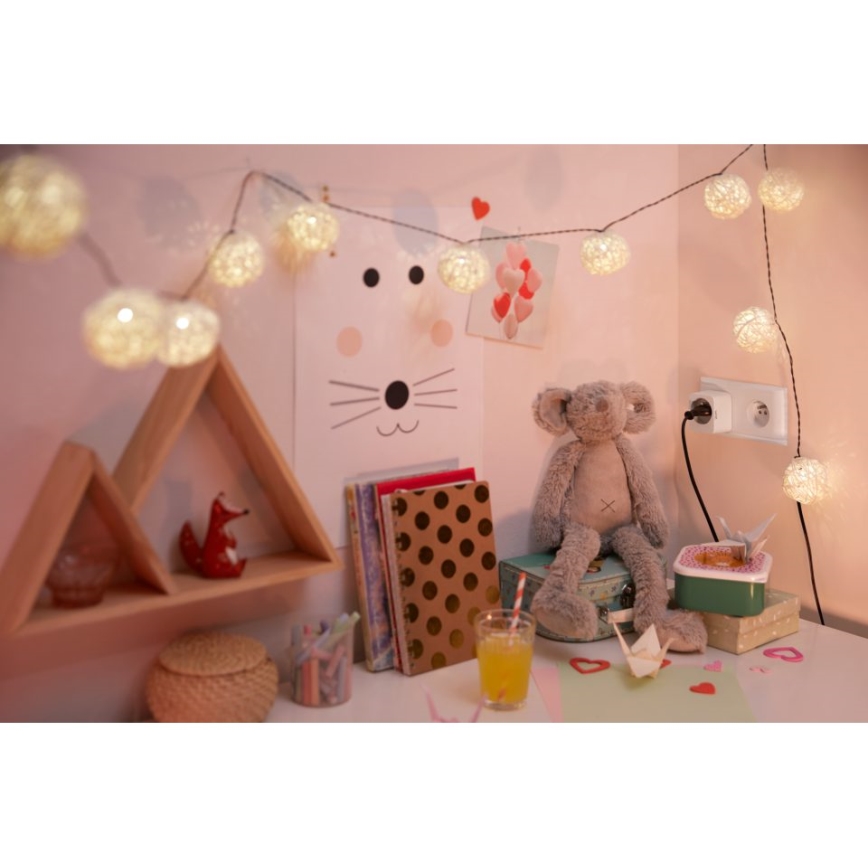 WiZ - Viedā kontaktligzda F 2300W + jaudas mērītājs Wi-Fi SCHUKO