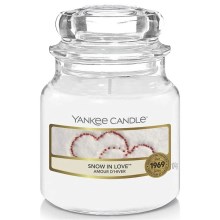 Yankee Candle - Aromatizēta svece SNOW IN LOVE maza 104g 20-30 stundas