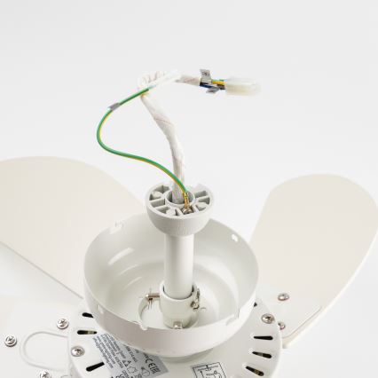 ZEVENTI - Griestu ventilators FAMARA 1xE14/60W/230V balta